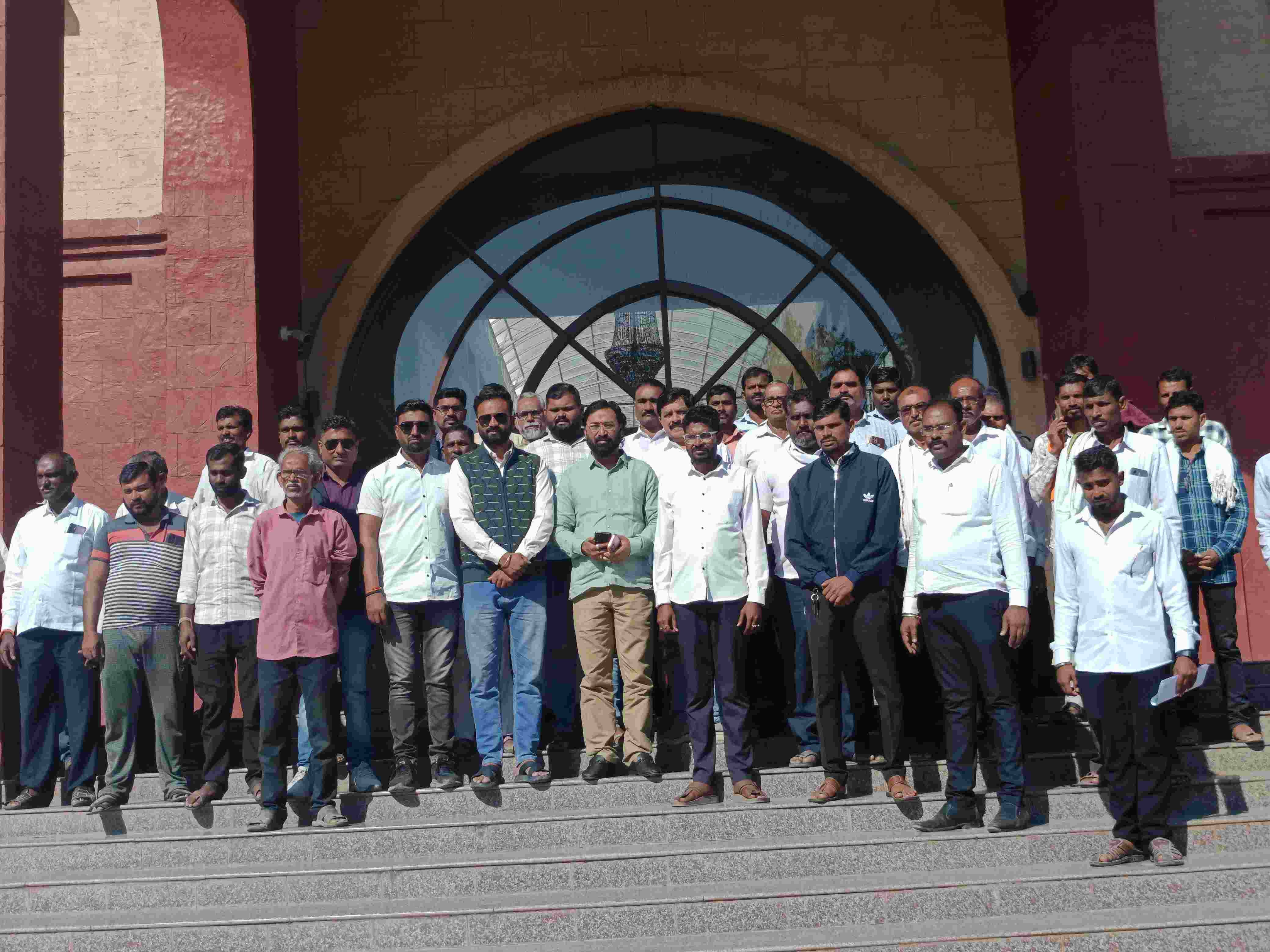 कृषिपंपासाठी सोलरची सक्ती नकोच- महावितरण वीजपुरवठा पर्यायी ठेवा